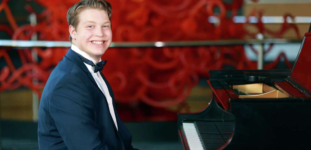 This 16-year-old found out he's soloing with the Utah Symphony while playing a video game
