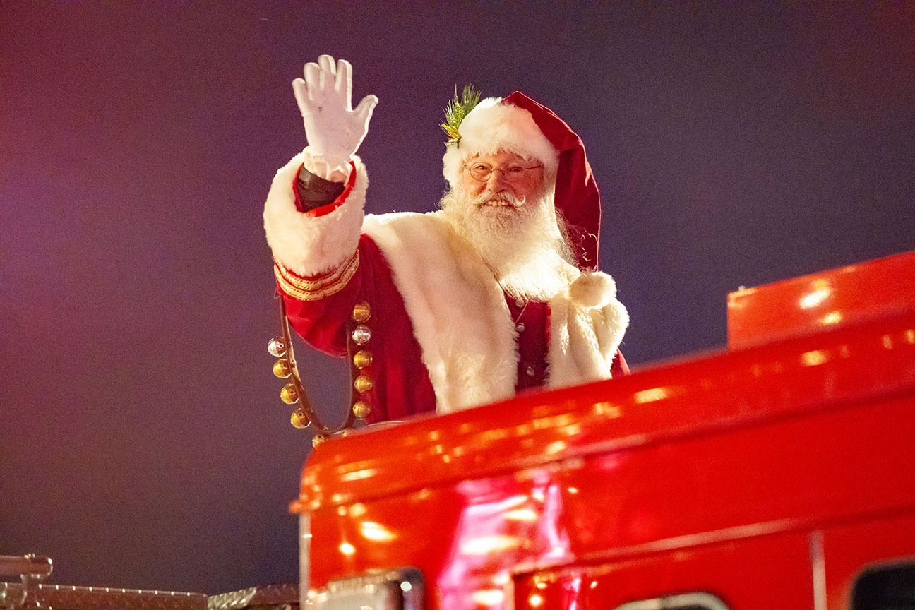 Mountain View Village: Holiday Cheer around every corner