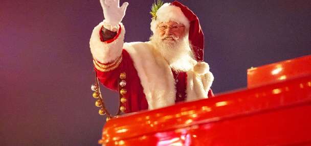 Mountain View Village: Holiday Cheer around every corner