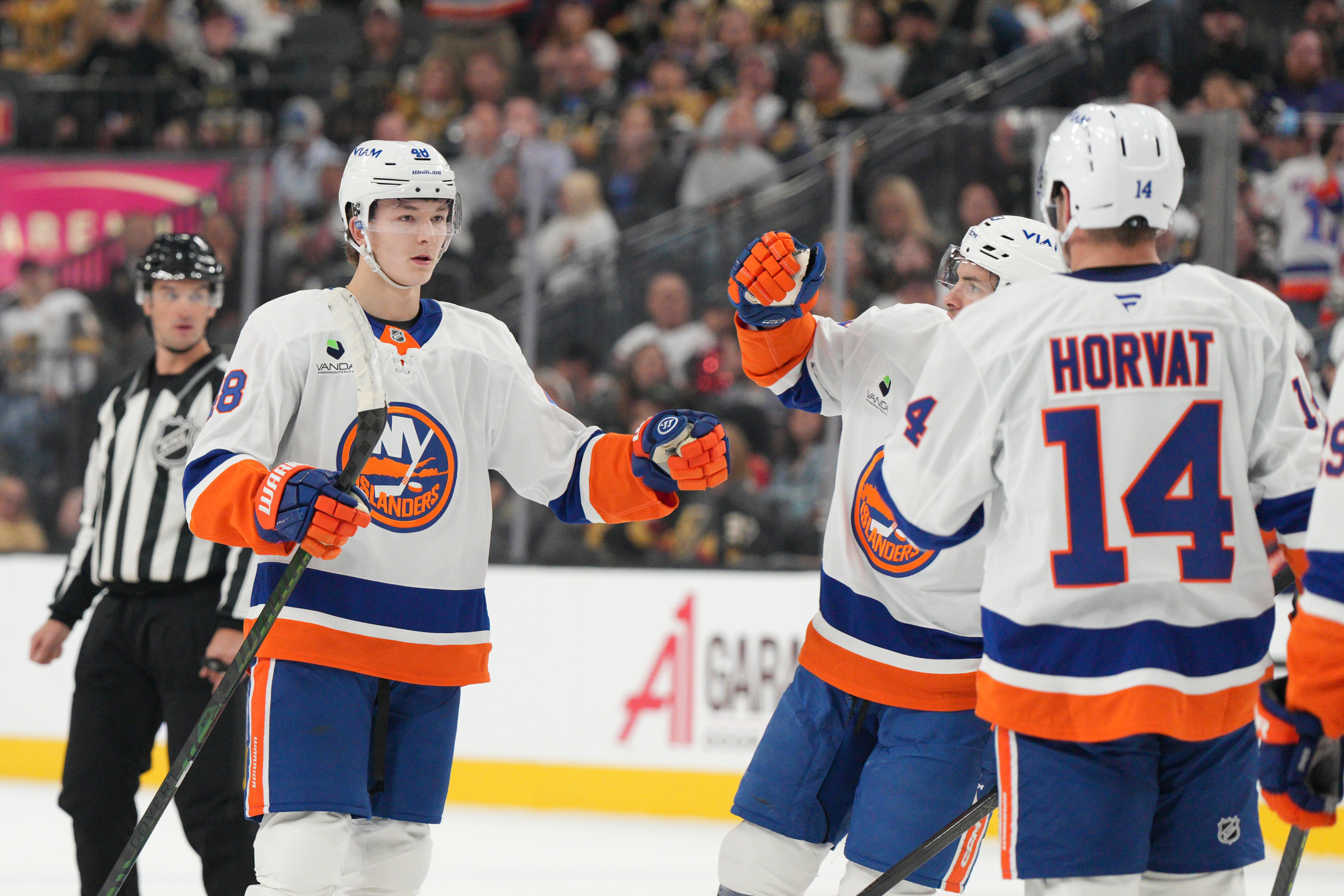 Schaefer scores in OT to give Islanders 3-2 win over Mammoth for 4th straight victory