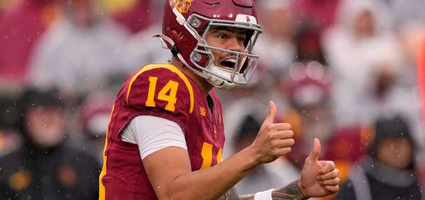 No. 17 Southern California scores final 19 points, keeps CFP hopes alive with 26-21 win over Iowa