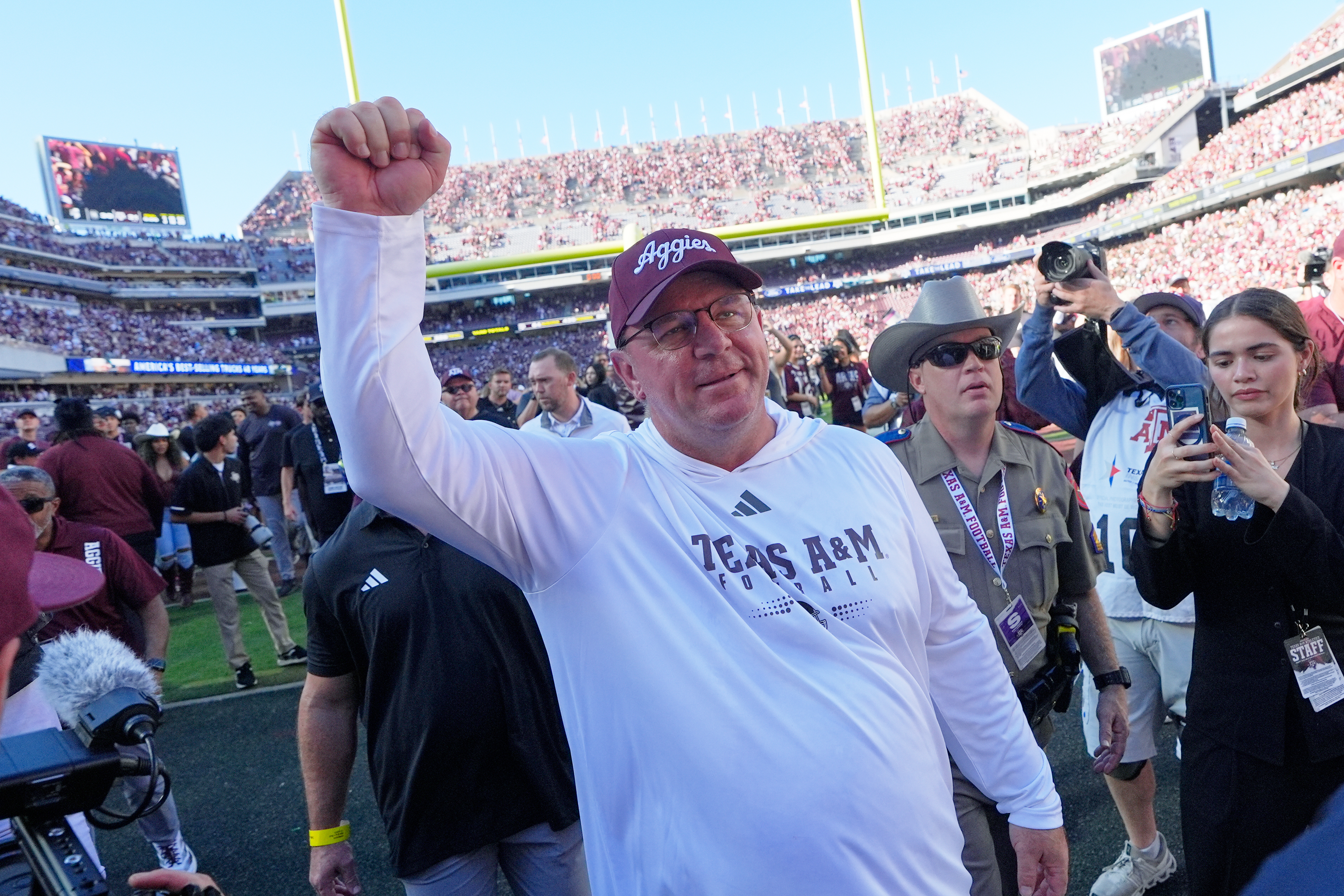 Texas A&M announces new 6-year contract for coach Mike Elko after historic comeback
