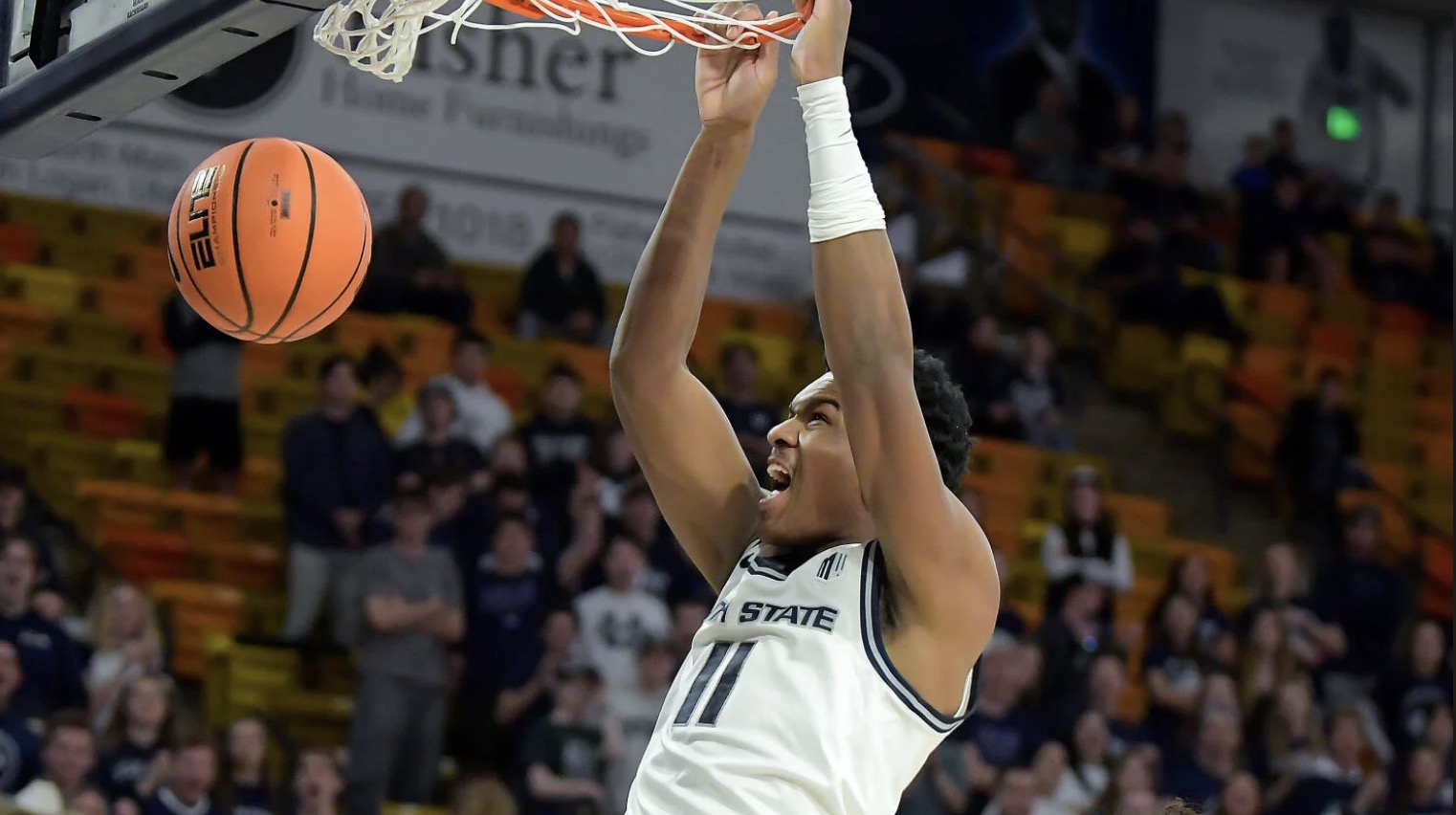 Utah State men's basketball gets defensive in double-digit win against UTEP
