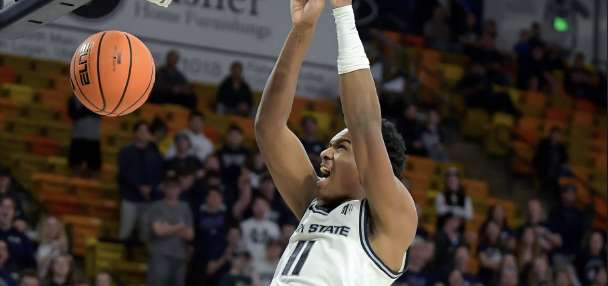 Utah State men's basketball gets defensive in double-digit win against UTEP