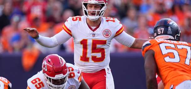 Broncos beat Chiefs 22-19 on Lutz's last-second field goal, extending win streak to 8 games