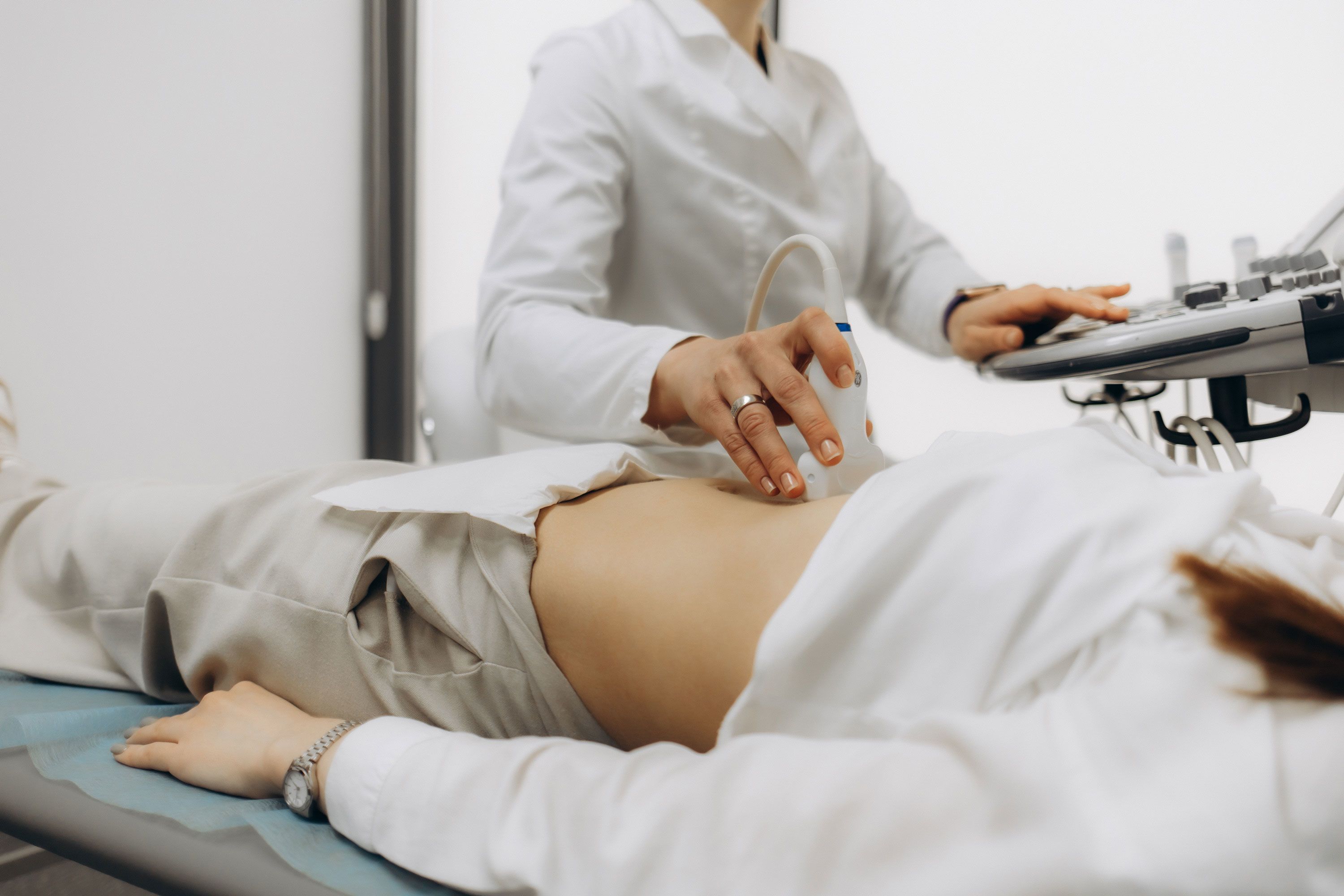 About a quarter of U.S. pregnant women don't get prenatal care in their first trimester, report says