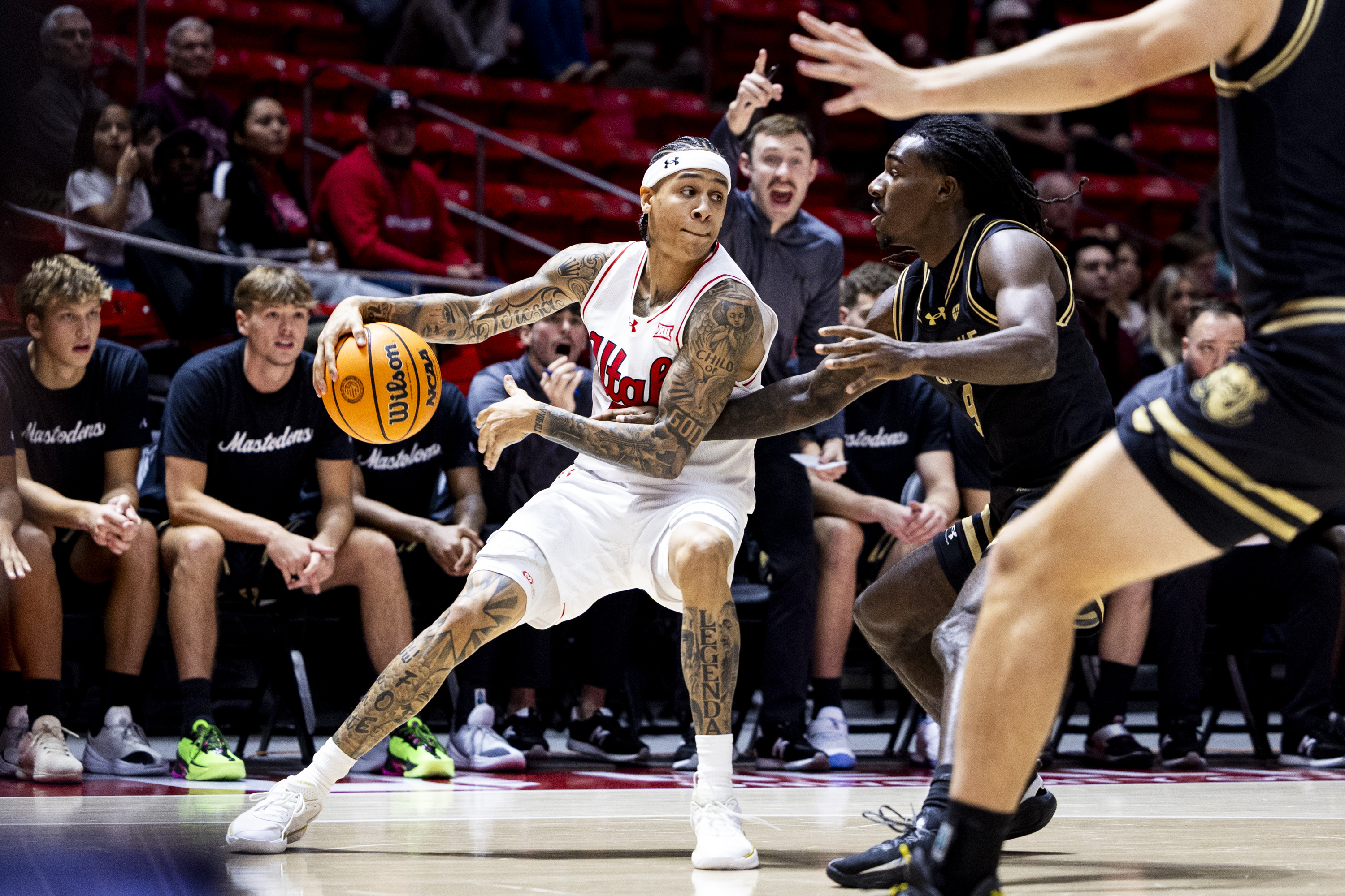 Utah men's basketball edges past Purdue Fort Wayne in tight battle