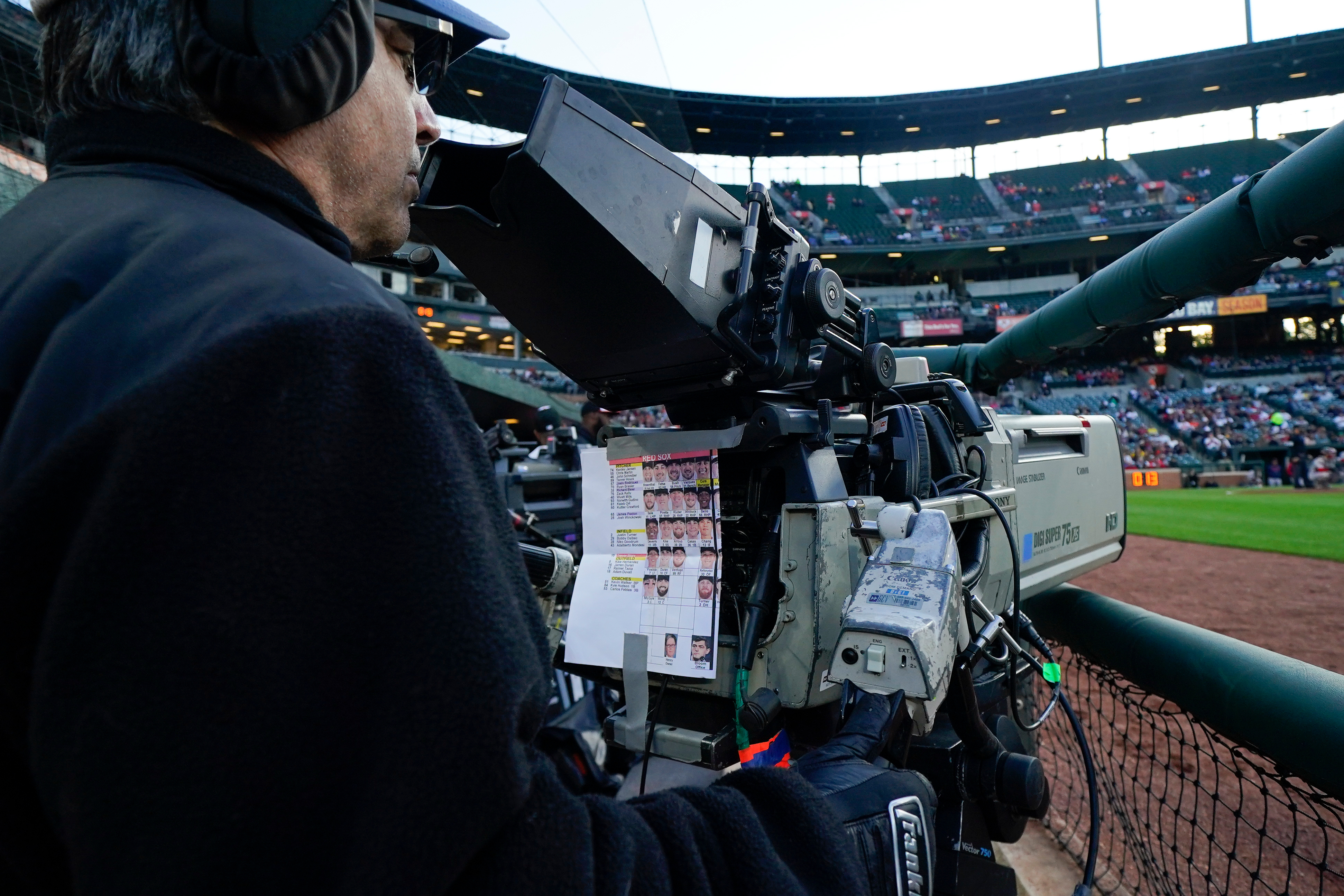 MLB's new media deals with ESPN, NBC and Netflix total $800M annually