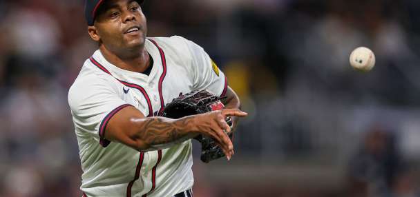 Braves re-sign veteran closer Raisel Iglesias to $16 million, 1-year deal