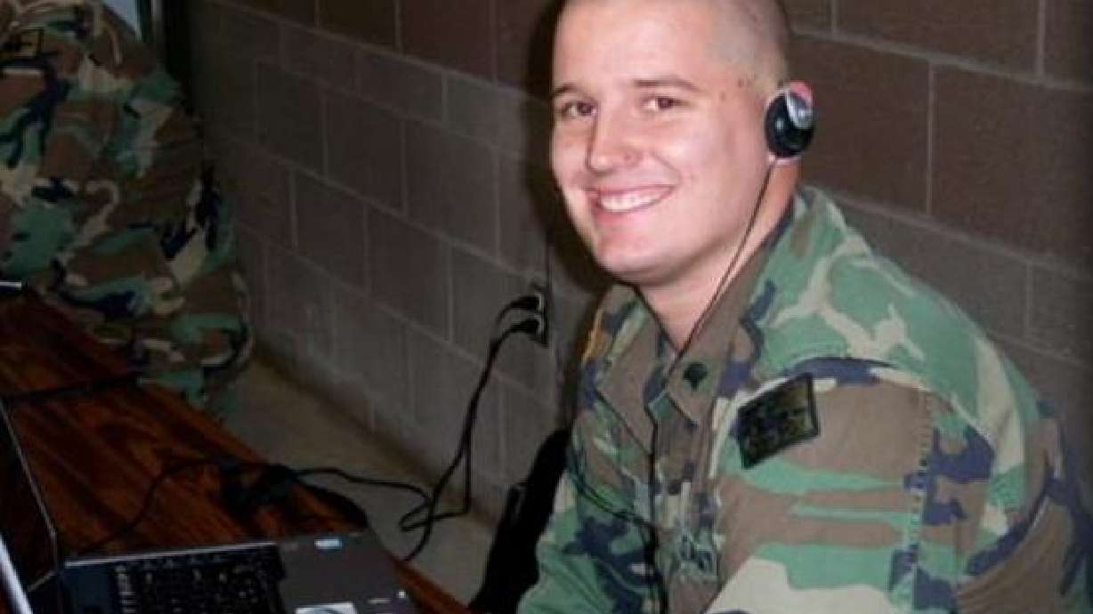 Wounded soldier returns home for Christmas