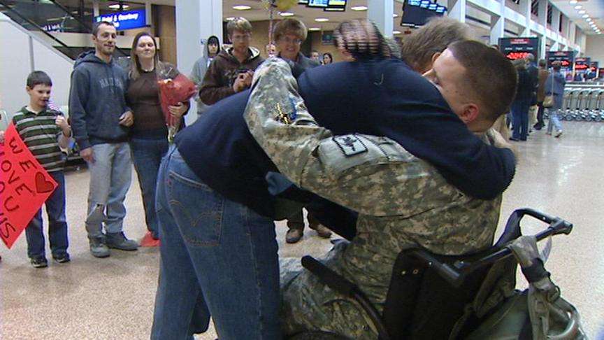 Wounded soldier returns home for Christmas