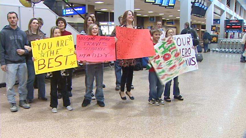 Wounded soldier returns home for Christmas