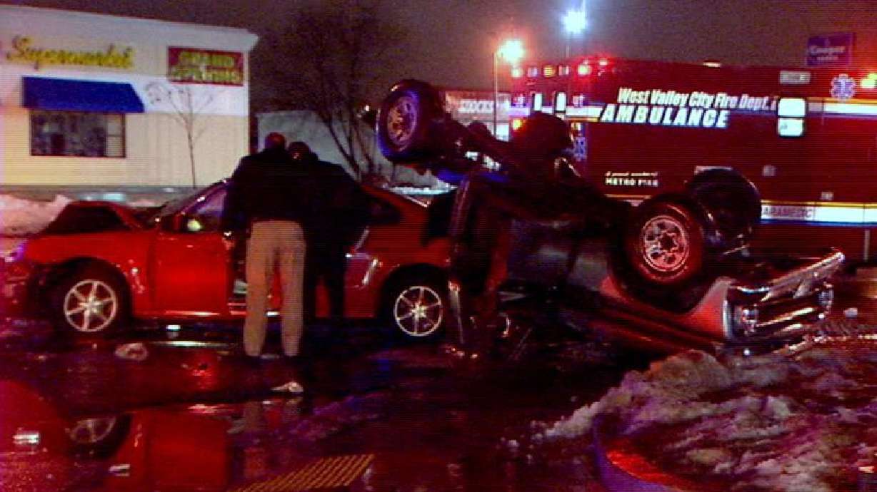 Redwood Road reopened following wreck