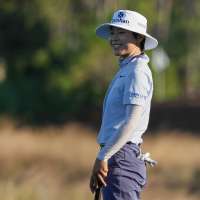 Somi Lee leads LPGA Tour finale and Jeeno Thitikul takes big step toward player of the year