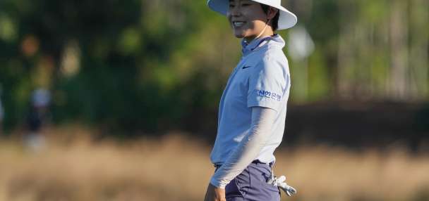 Somi Lee leads LPGA Tour finale and Jeeno Thitikul takes big step toward player of the year