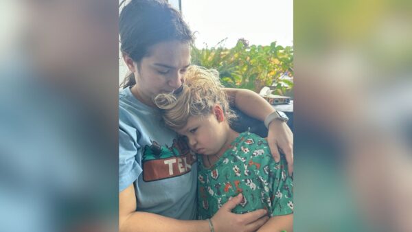 Mom and son diagnosed with cancer just 1 hour apart