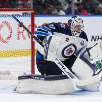 Jets goalie Hellebuyck to undergo arthroscopic procedure on his knee and miss 4 to 6 weeks