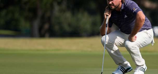 Andrew Novak takes the lead at Sea Island as others try to stay in the game to keep cards