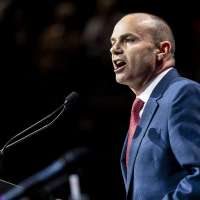 Lee proposes change to keep immigrant suspects 'from fleeing and failing to appear for trial'