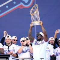 Adolis García among 66 non-tender free agents, while Jonathan India tops 34 agreeing to contracts