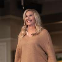 Comedian Leanne Morgan fell off a ski lift in Utah — and took it as a sign from God