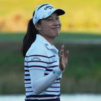 Jeeno Thitikul pulls away and leads Nelly Korda by 6 in LPGA finale