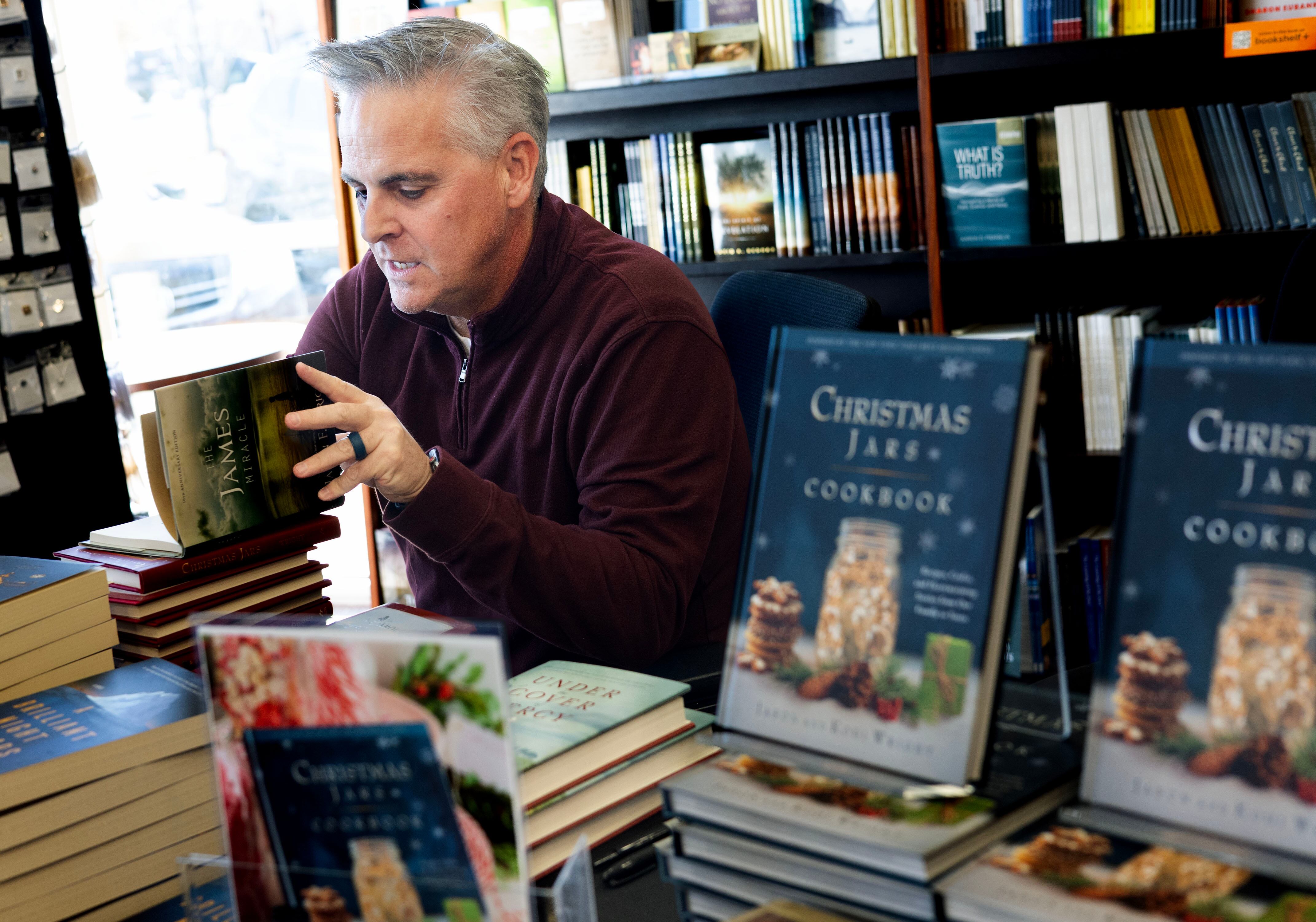 It started with a jar. 20 years later, 'Christmas Jars' is a book series, a film — and a movement