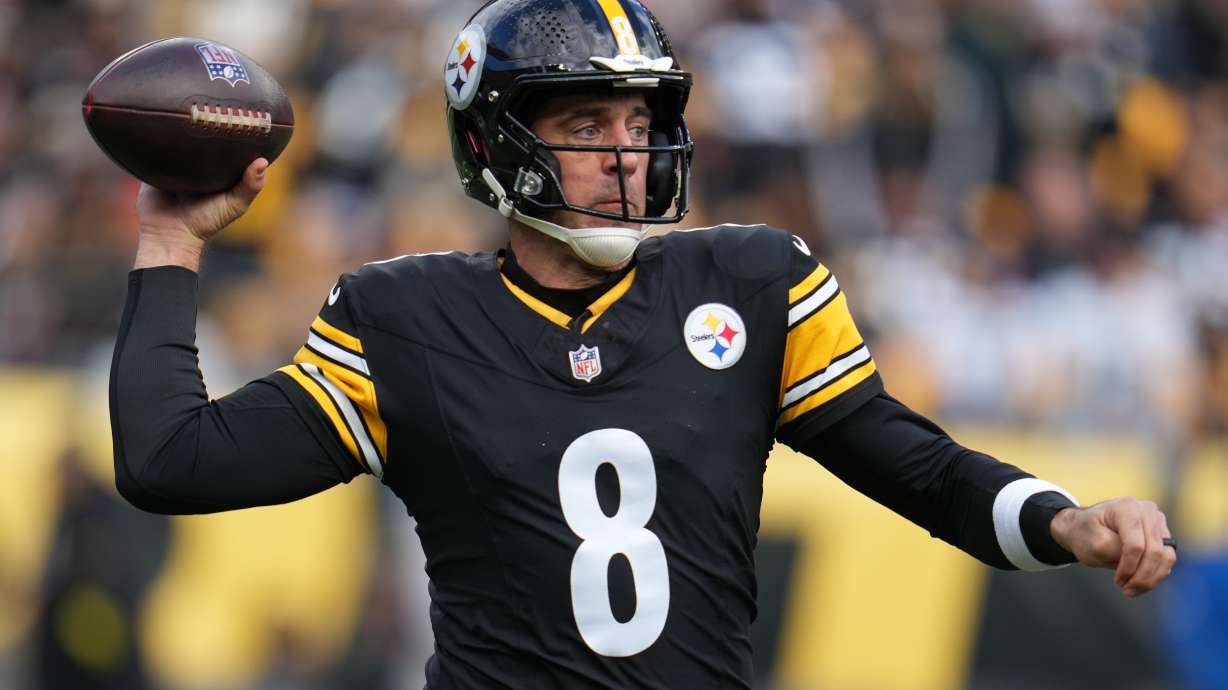 Pittsburgh Steelers quarterback Aaron Rodgers (8) throws against the Cincinnati Bengals during the first half of an NFL football game Sunday, Nov. 16, 2025, in Pittsburgh.