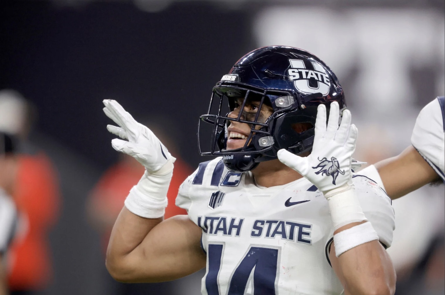 Big 2nd half lifts Utah State past Fresno State to get bowl eligible