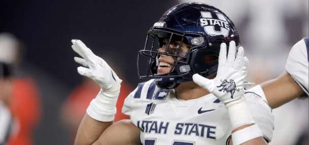 Big 2nd half lifts Utah State past Fresno State to get bowl eligible