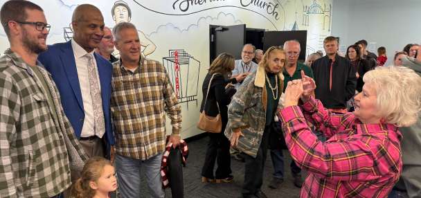 Former Mets star Darryl Strawberry thanks Trump for pardon during sermon at Tulsa church