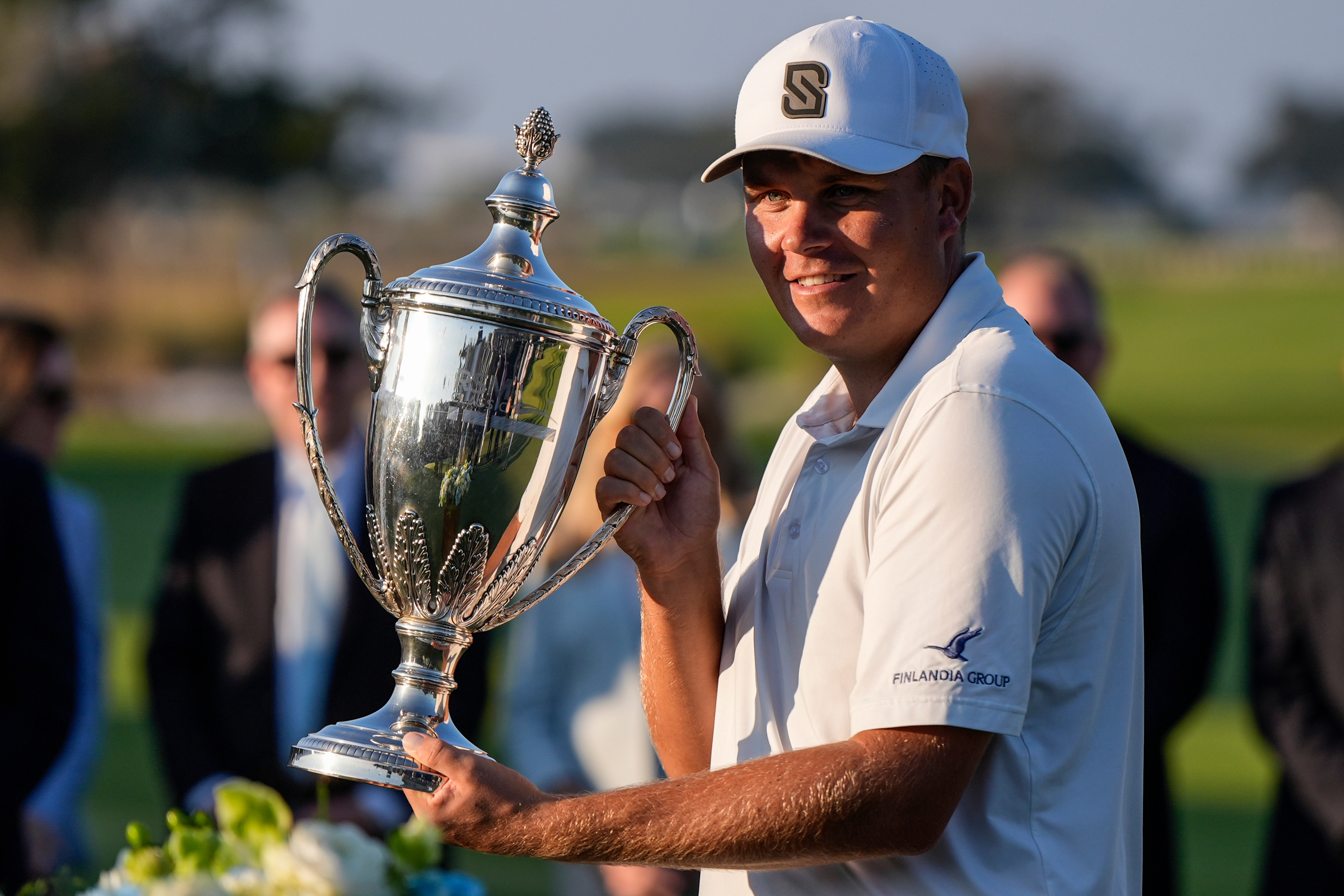 Sami Valimaki celebrates on the 18th green during the final round of the RSM Classic golf tournament, Sunday, Nov. 23, 2025, in St. Simons Island, Ga.