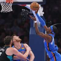 Gilgeous-Alexander scores 37 points, Thunder rout Blazers to avenge only loss