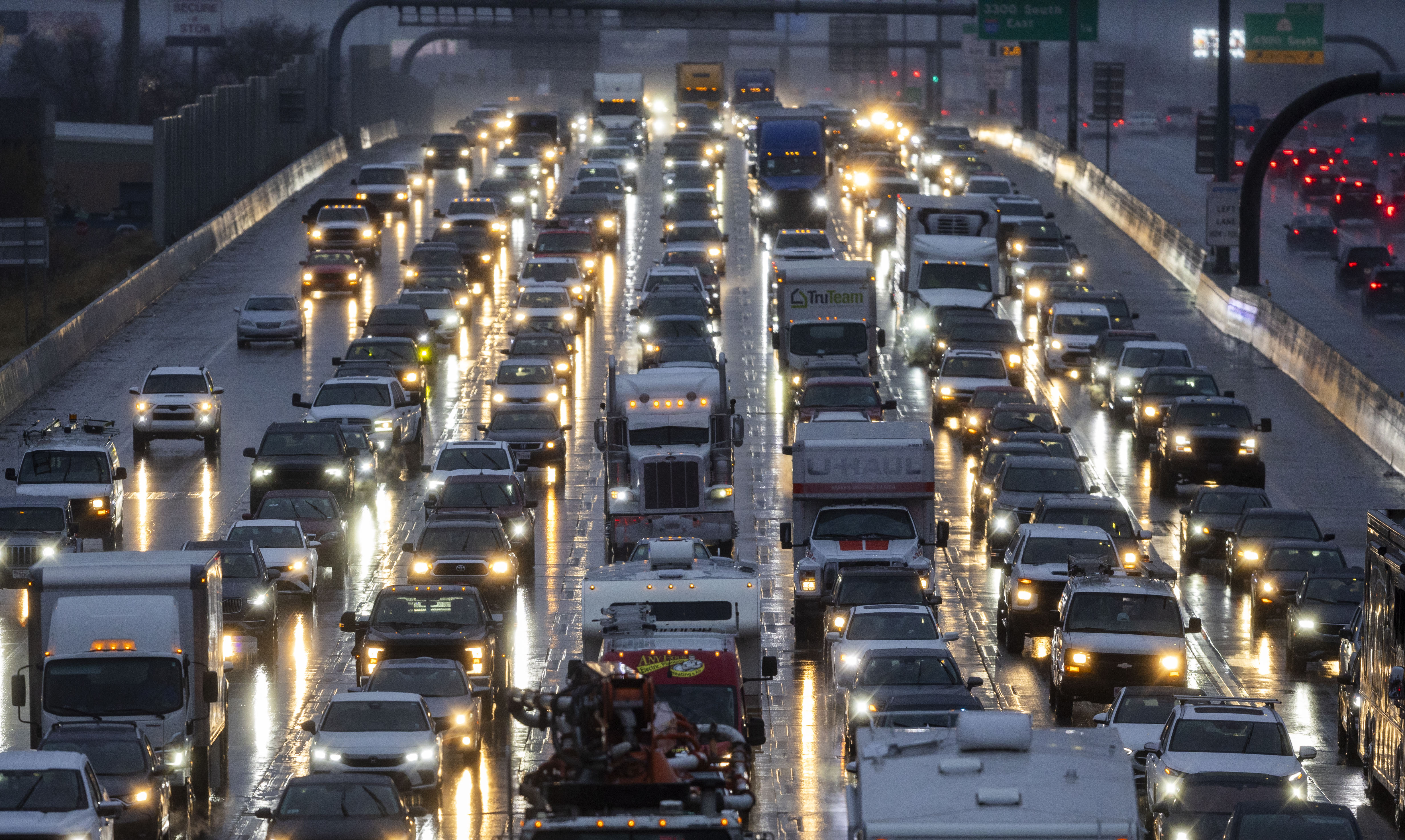 20-minute delays possible on I-15 in Utah as Thanksgiving travel picks up