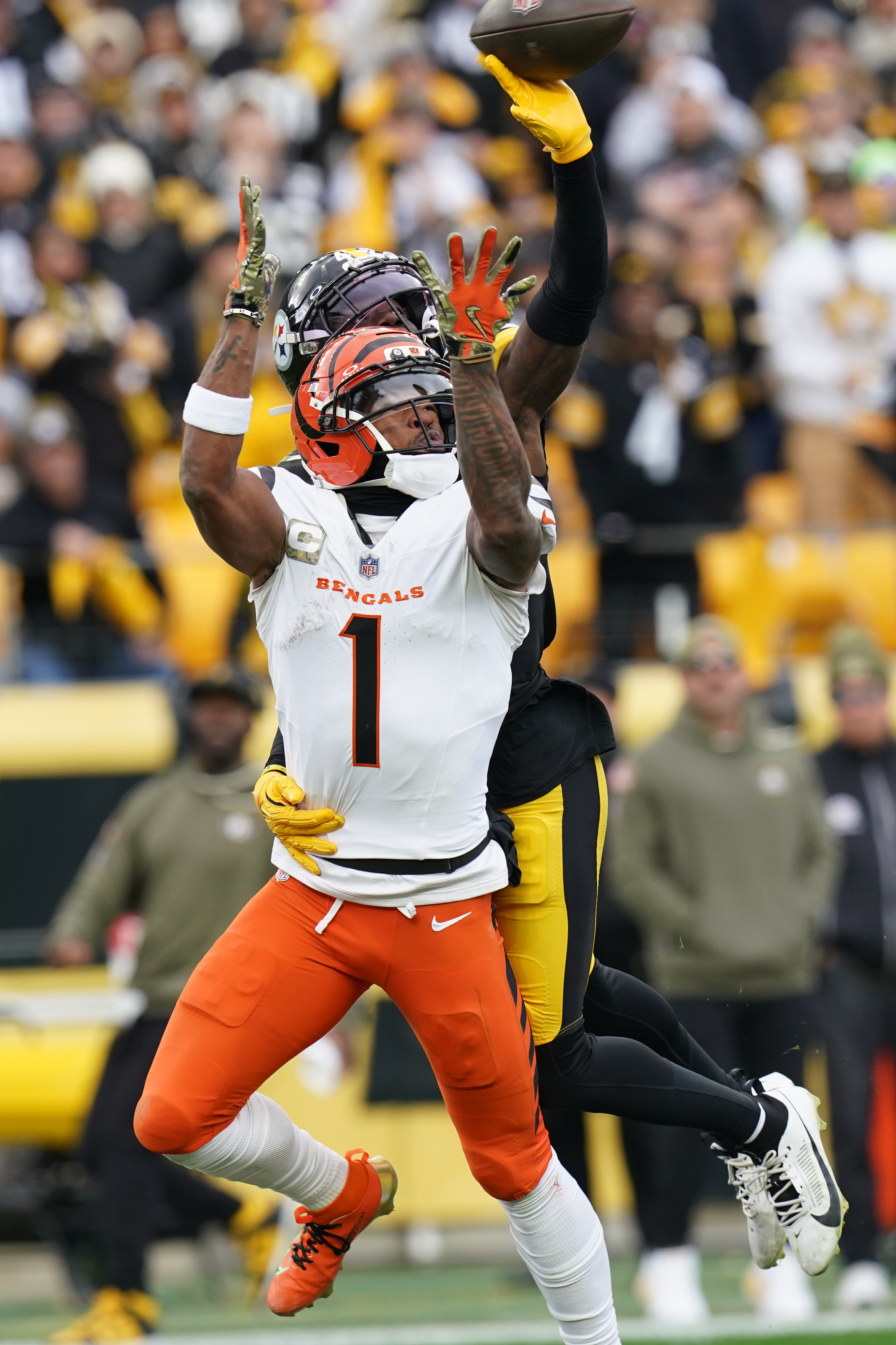 Pittsburgh Steelers cornerback James Pierre (42) breaks up a pass intended for Cincinnati Bengals wide receiver Ja'Marr Chase (1) during the first half of an NFL football game Sunday, Nov. 16, 2025, in Pittsburgh. 