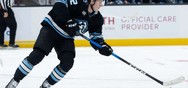 Cooley scores 4 straight goals in 5-point night in Mammoth's 5-1 win over Golden Knights