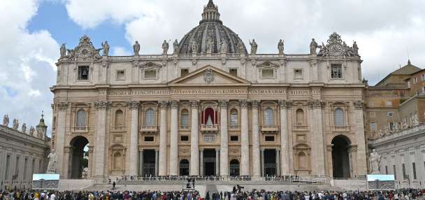 Top Religion story anchor