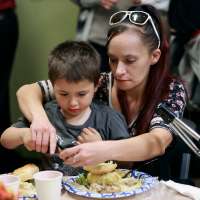 'Great day to give back': Homeless Utahns served Thanksgiving meals, more at Rescue Mission