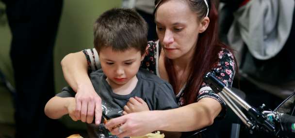'Great day to give back': Homeless Utahns served Thanksgiving meals, more at Rescue Mission