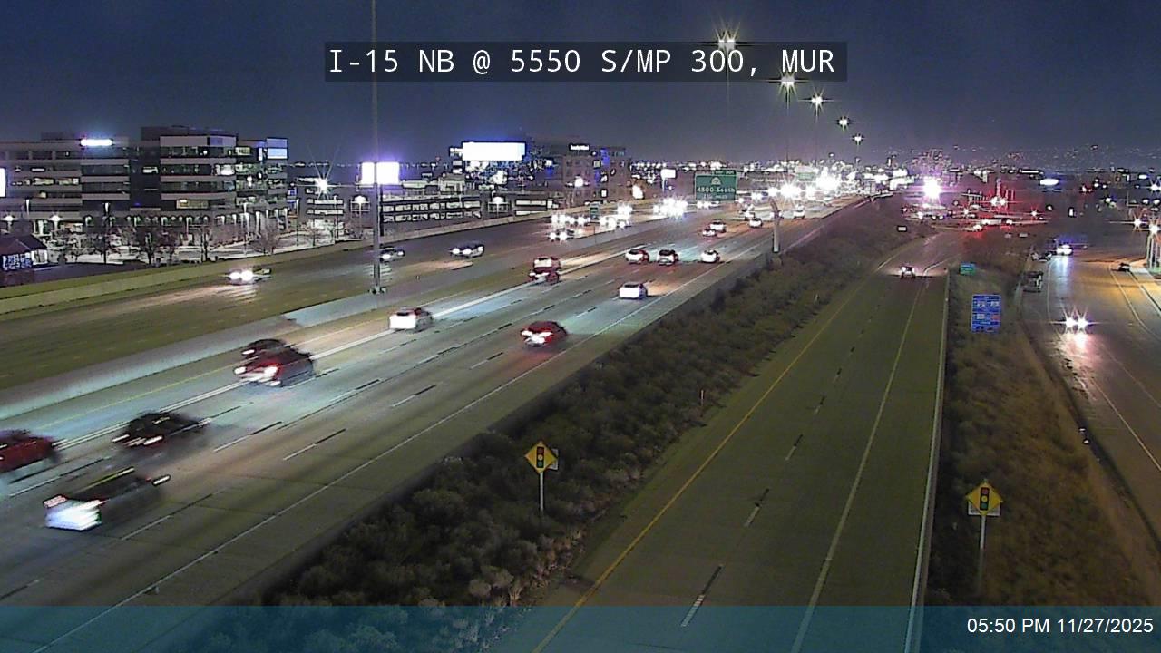 Woman gives birth to Thanksgiving baby on I-15