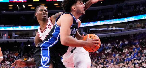 Cameron Boozer scores 35 points as No. 4 Duke tops No. 22 Arkansas 80-71