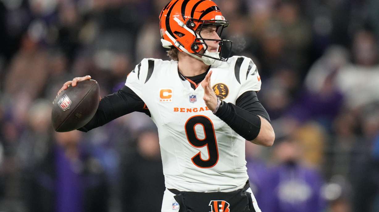 Cincinnati Bengals quarterback Joe Burrow throws a pass during the first half of an NFL football game against the Baltimore Ravens, Thursday, Nov. 27, 2025, in Baltimore.