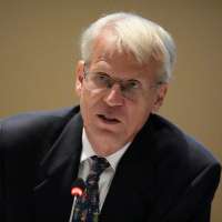 Chairman of vaccine committee leaves for new HHS job