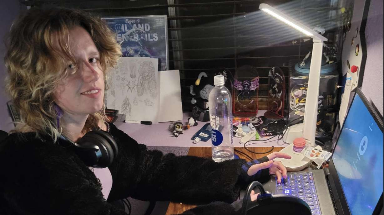 April Larson's daughter Leah loves doing her schoolwork from home.