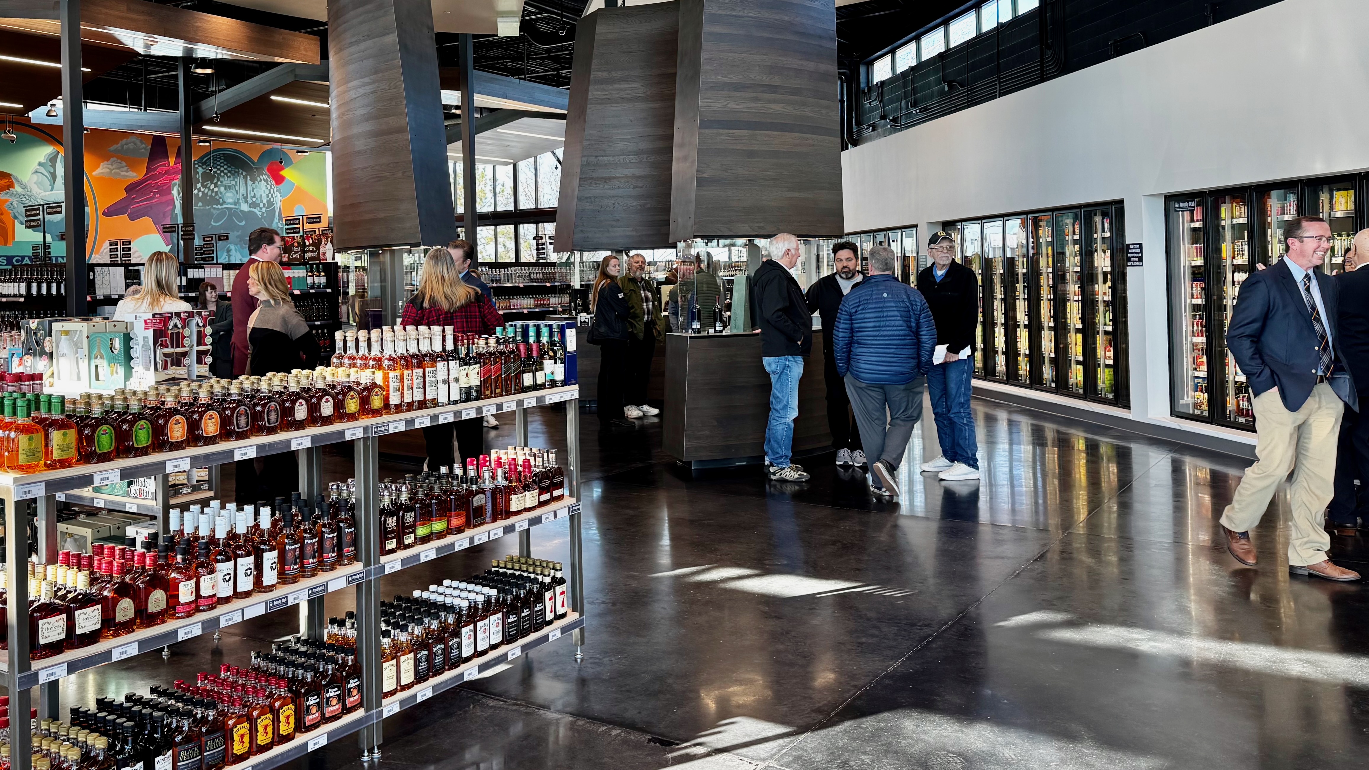 New state liquor store opens in Roy