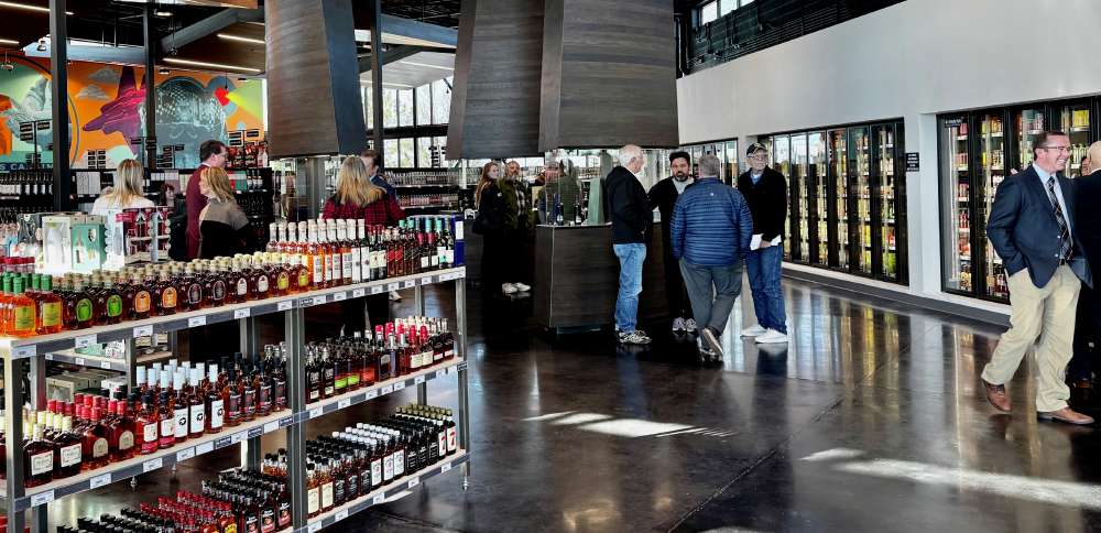 New state liquor store opens in Roy