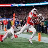 Drake Maye passes for 2 TDs, Patriots become 1st team to 11 wins, defeating Giants 33-15