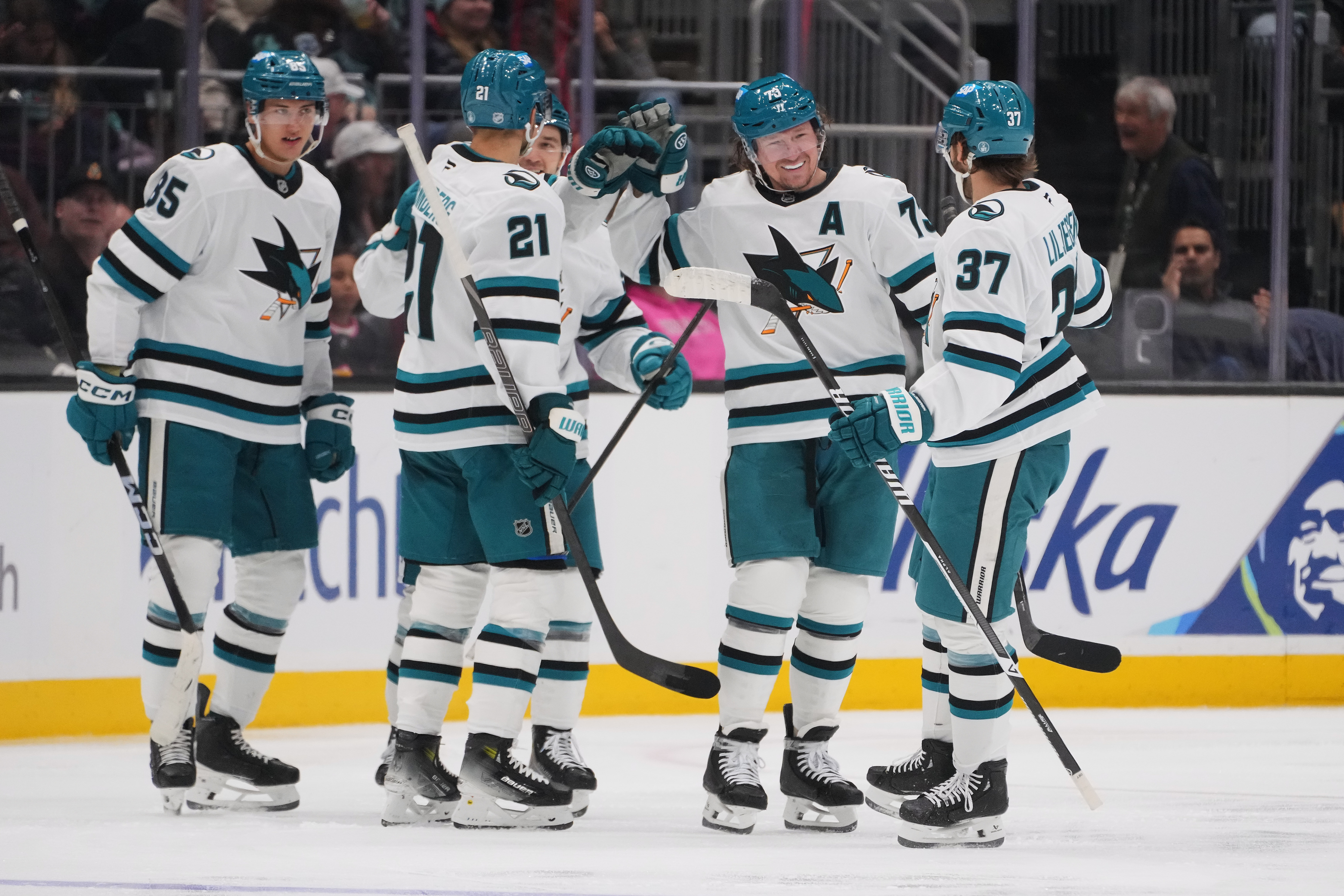 Big nights for Toffoli, Smith and Celebrini send Sharks to 6-3 win over Mammoth