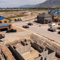 Immigration crackdown could have ripple effects in construction sector, report warns