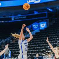 Freshmen learning on the fly for 8-1 BYU women's basketball